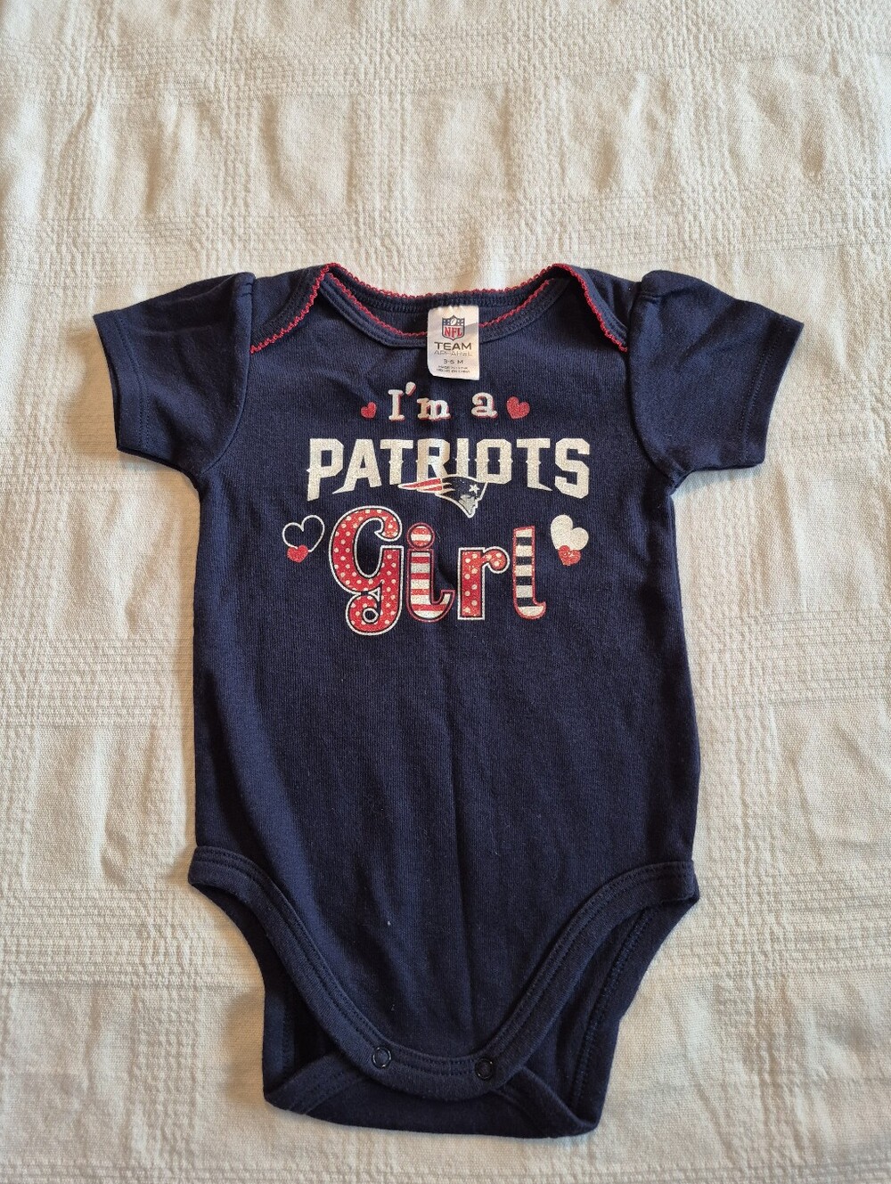 NFL Team Apparel Patriots girls 3-6 months body suit, sparkly design VGUC
